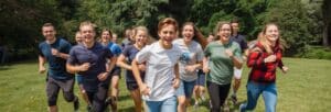 outdoor motivational team building activities with active teams